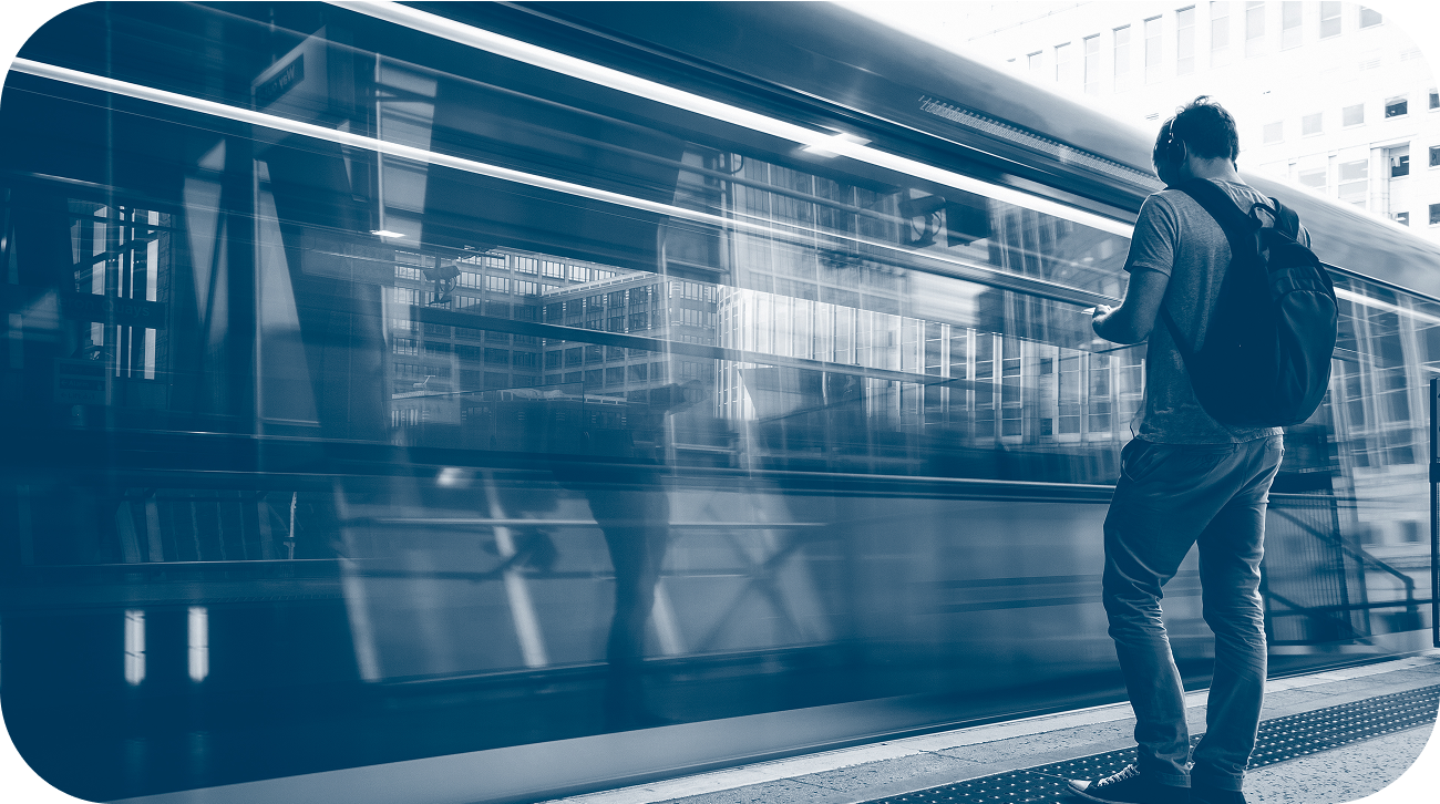 3 - Moova-Stock_PassengerTrainPlatform_iStock-627922820_blue-overlay 1
